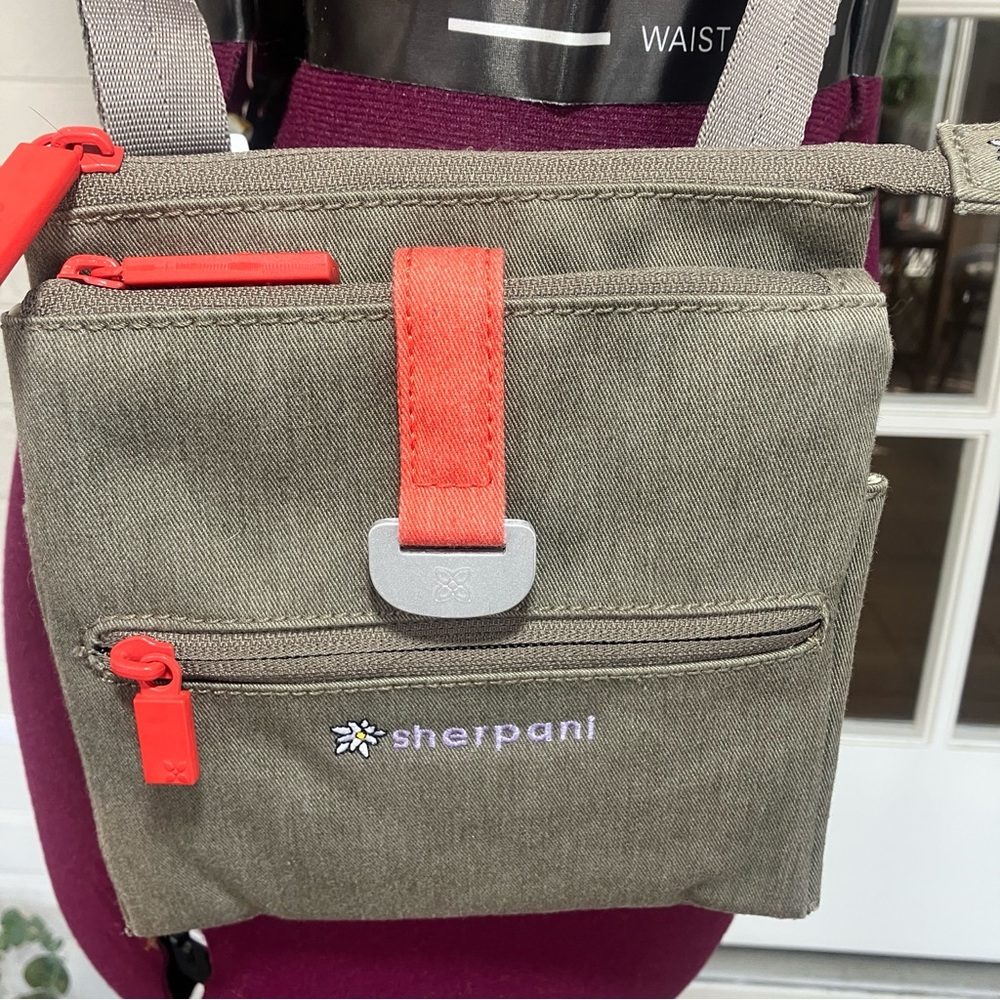 Sherpani Lima Crossbody Bag – Olive Green – Lightweight Travel like new - Picture 2 of 5